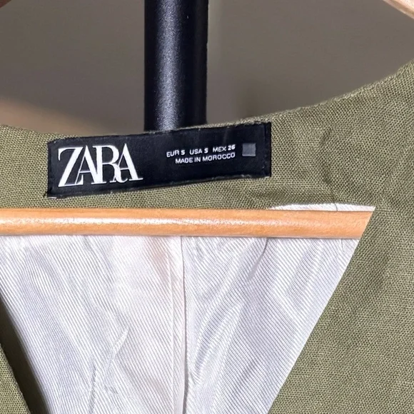 Zara Olive Green Sleeveless Vest - Picture 2 of 2
